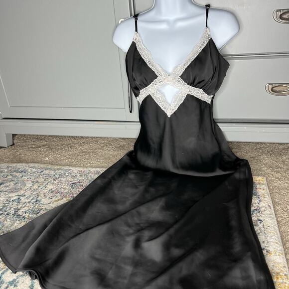 Forever 21 Slip‎ Dress Womens Medium Black Satin Cut Out White Lace Sexy Glam - Picture 13 of 14